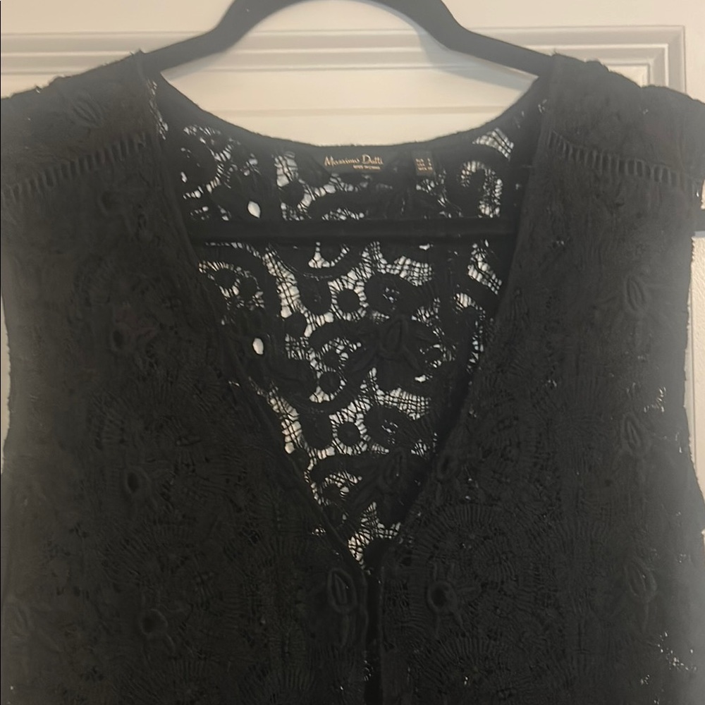 MASSIMO DUTTI HIGH END BOUTIQUE PIECE Elegant Black Lace Vest